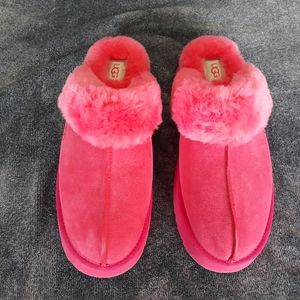 Brand New, Never Worn Pink Ugg Platform Disquette